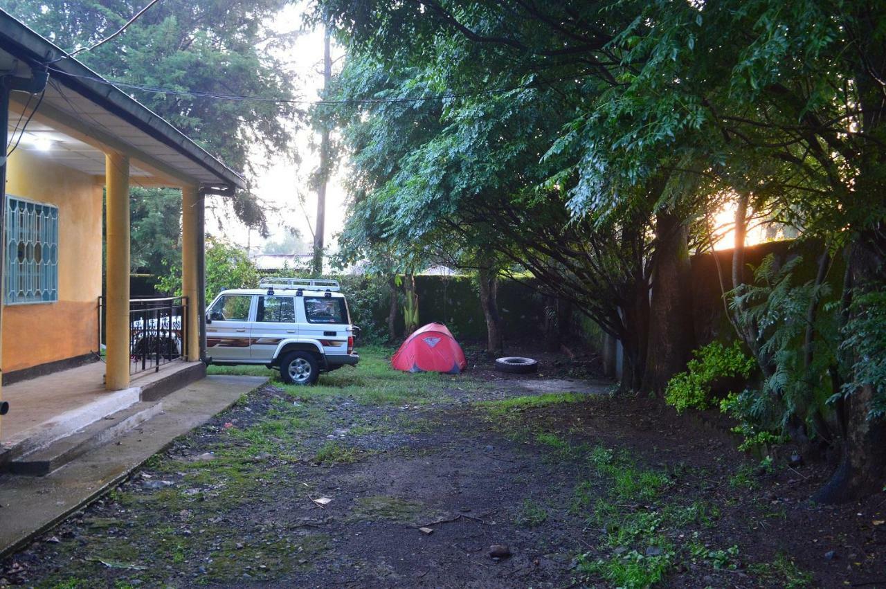 גונדר Chef Wondim Backpackers Hostel מראה חיצוני תמונה